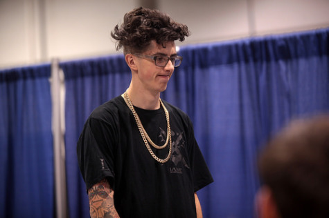 Sam Pepper Grabs Negative Feedback