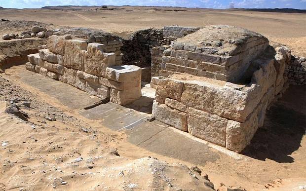Egyptian Tomb Found in Cairo 